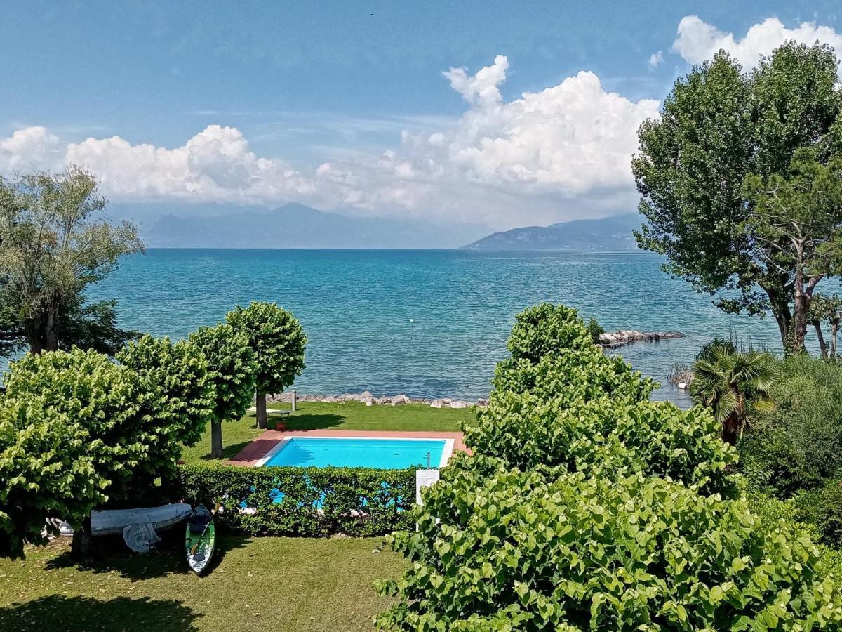 Da Laura - Monolocale Piano Terra Con Piscina Fronte Lago Sirmione Bagian luar foto